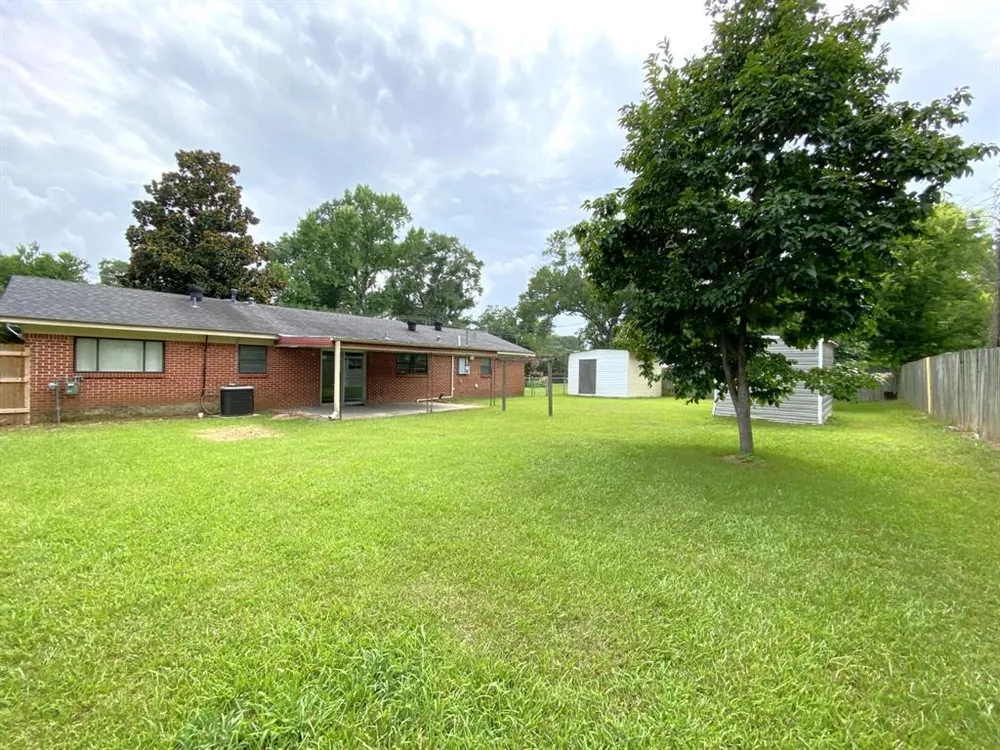 810 Poleman Rd, Shreveport, LA 71107
