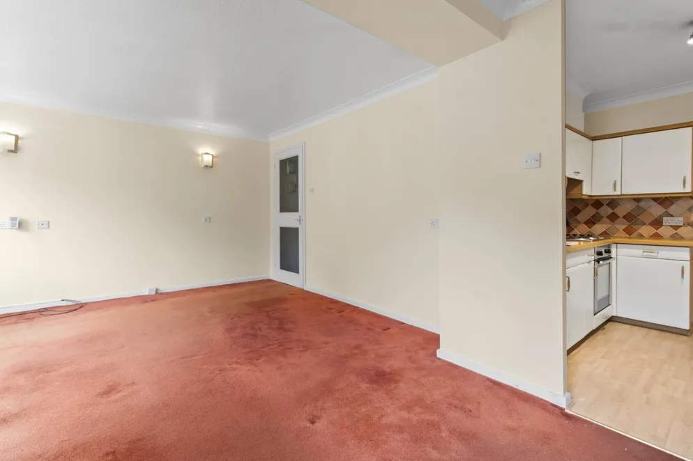 Property carousel item 8