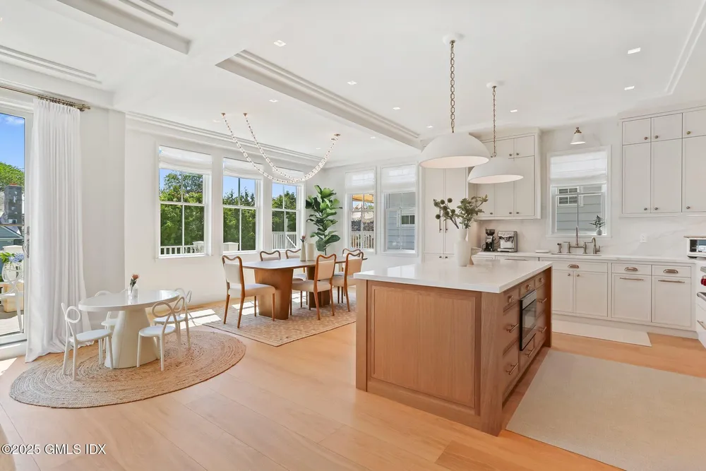 21 Ridge St, Greenwich, CT 06830