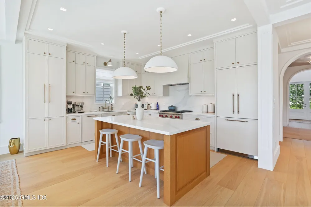21 Ridge St, Greenwich, CT 06830