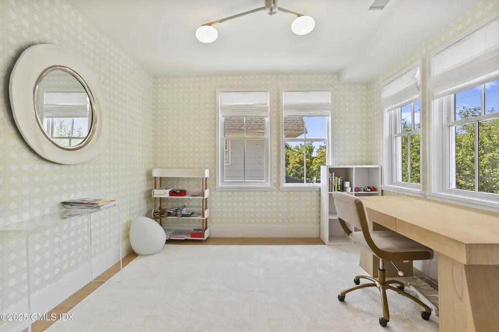 21 Ridge St, Greenwich, CT 06830
