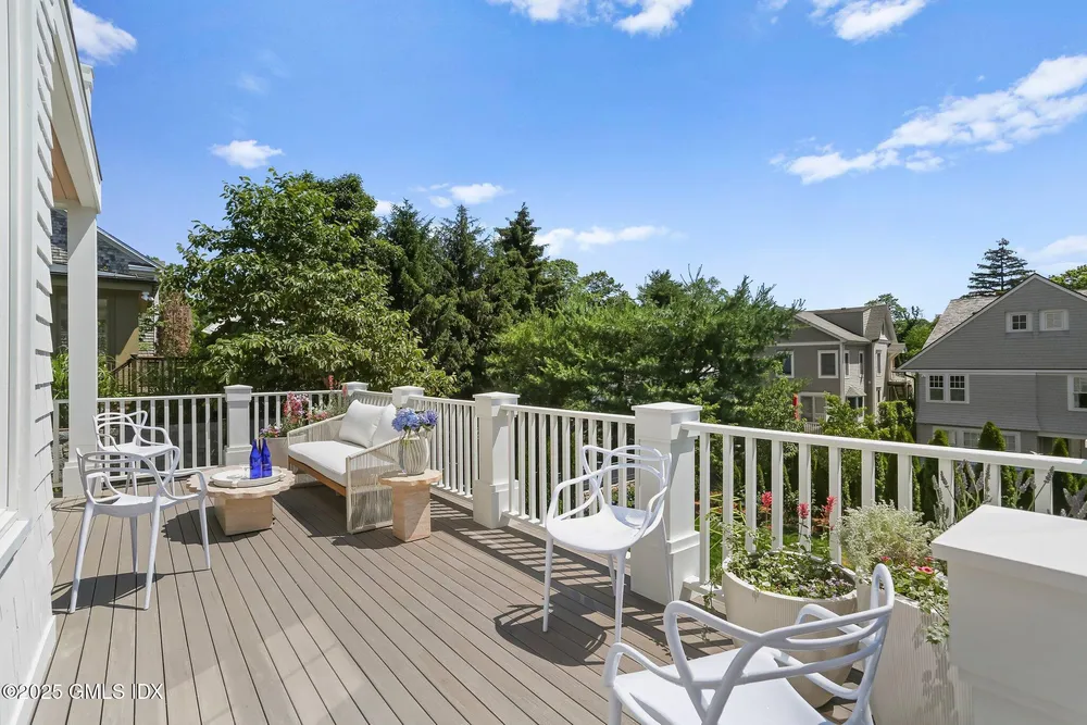 21 Ridge St, Greenwich, CT 06830