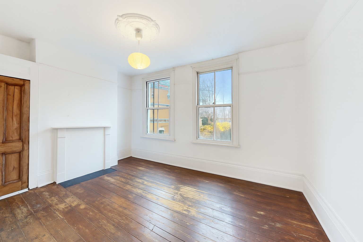 Terraced House For Sale Canary Wharf  E14 Image 5