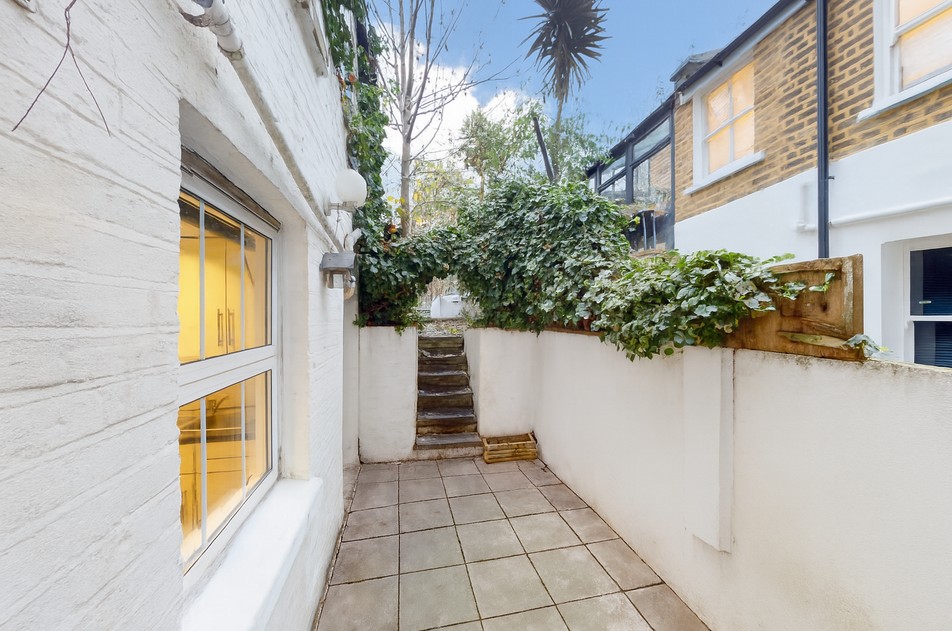Terraced House For Sale Canary Wharf  E14 Image 13