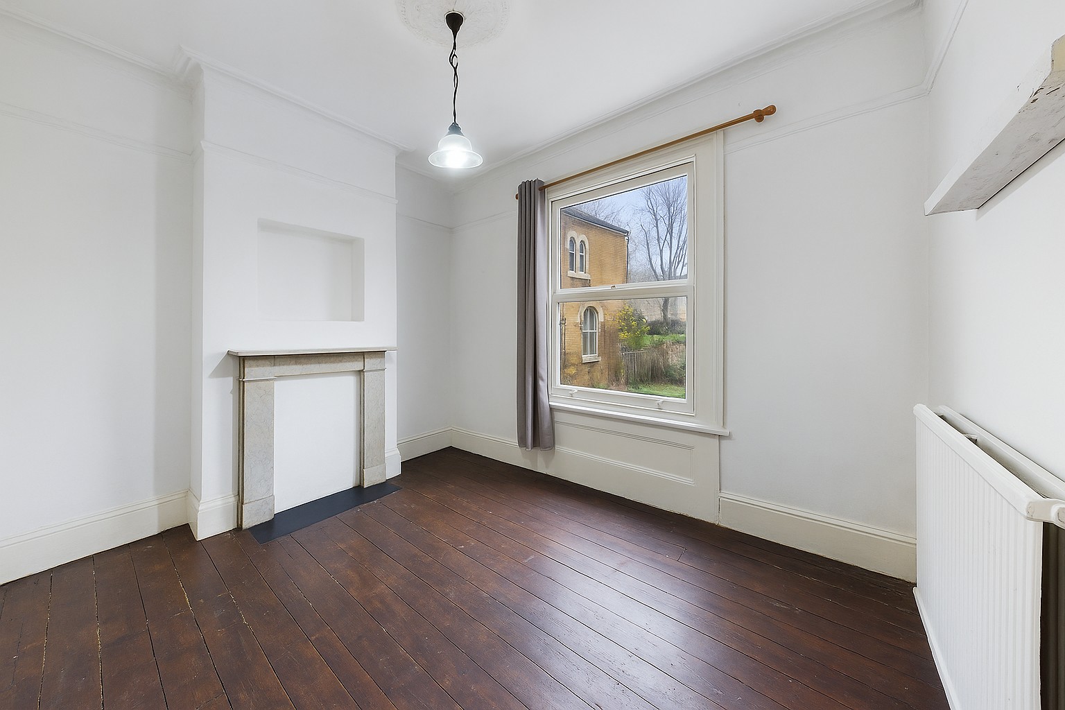 Terraced House For Sale Canary Wharf  E14 Image 8