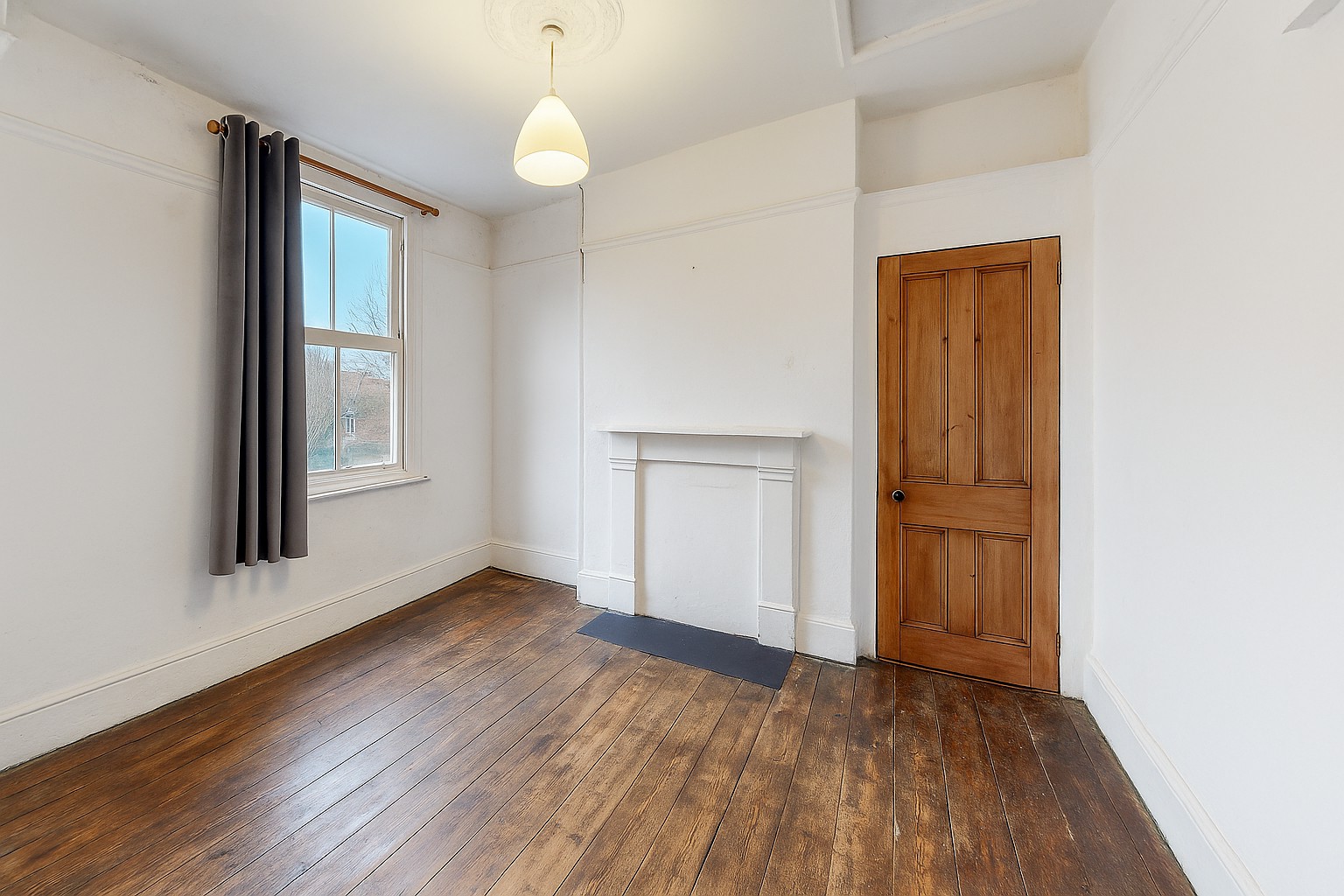 Terraced House For Sale Canary Wharf  E14 Image 9