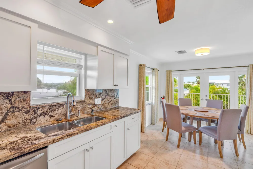 581 10th St, Key Colony Beach, FL 33051