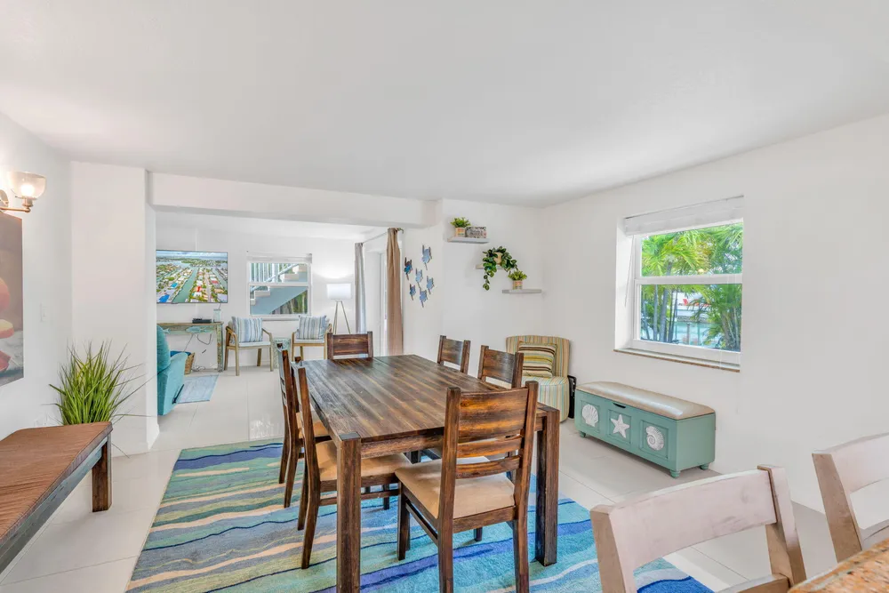 581 10th St, Key Colony Beach, FL 33051