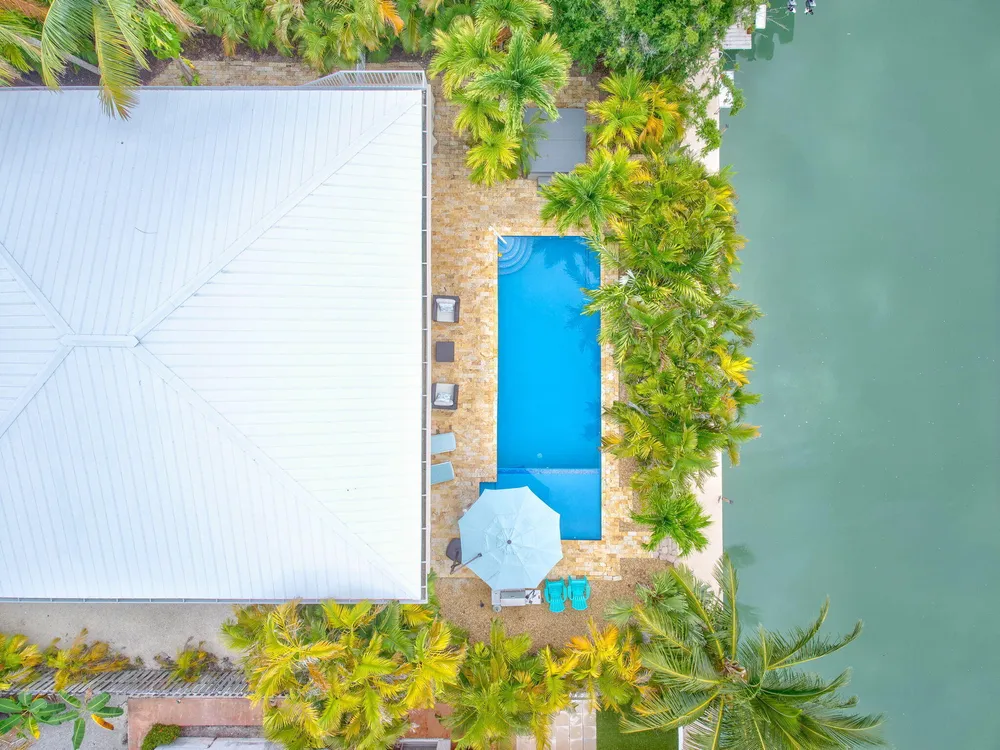 581 10th St, Key Colony Beach, FL 33051