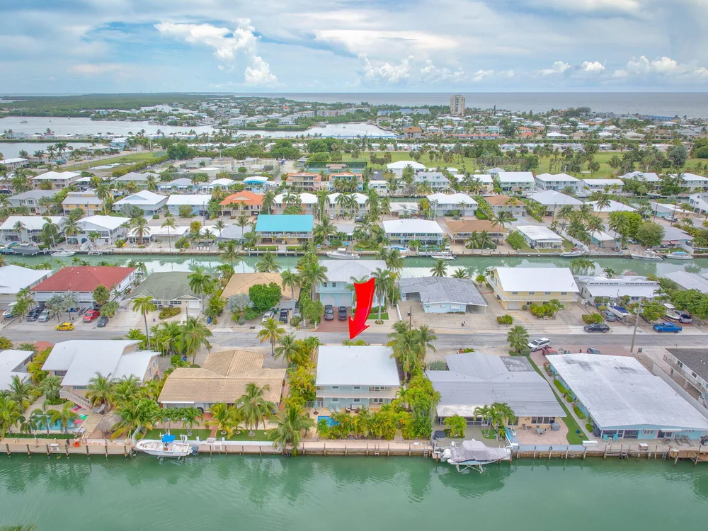581 10th St, Key Colony Beach, FL 33051