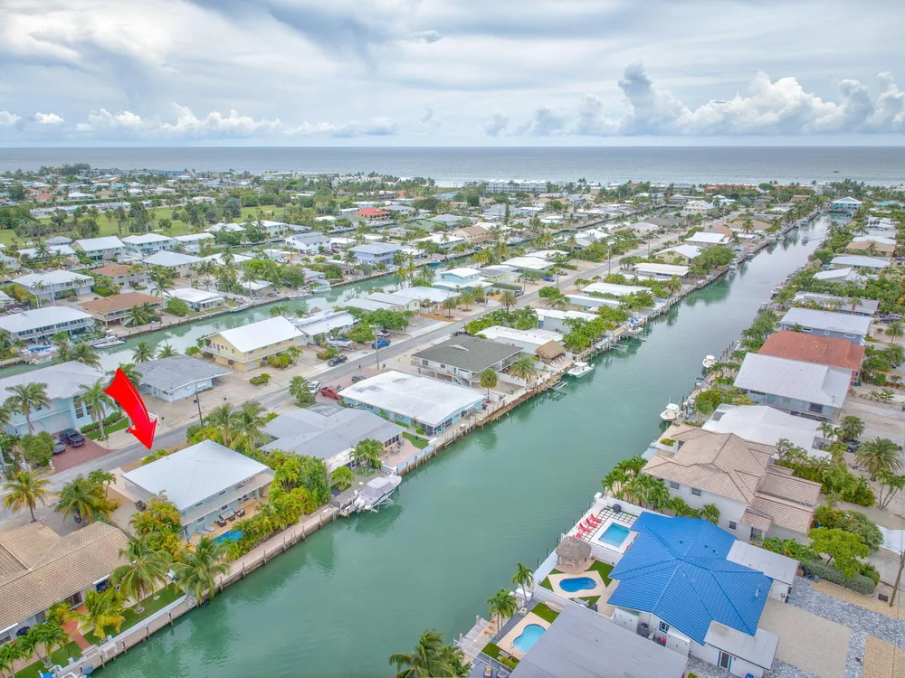 581 10th St, Key Colony Beach, FL 33051