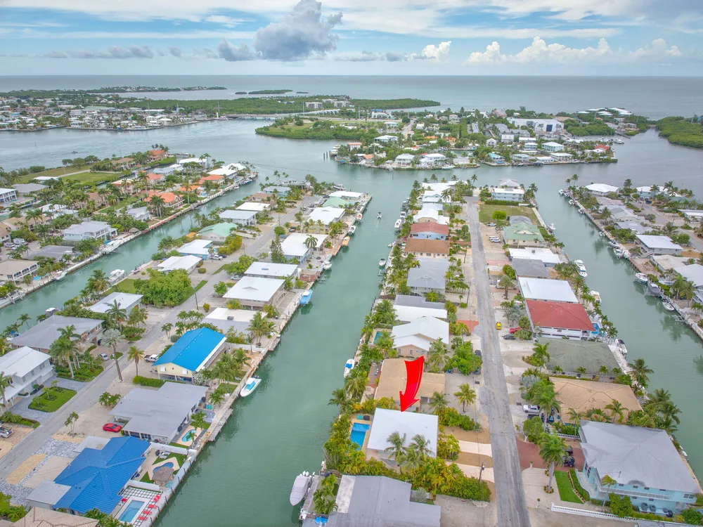 581 10th St, Key Colony Beach, FL 33051