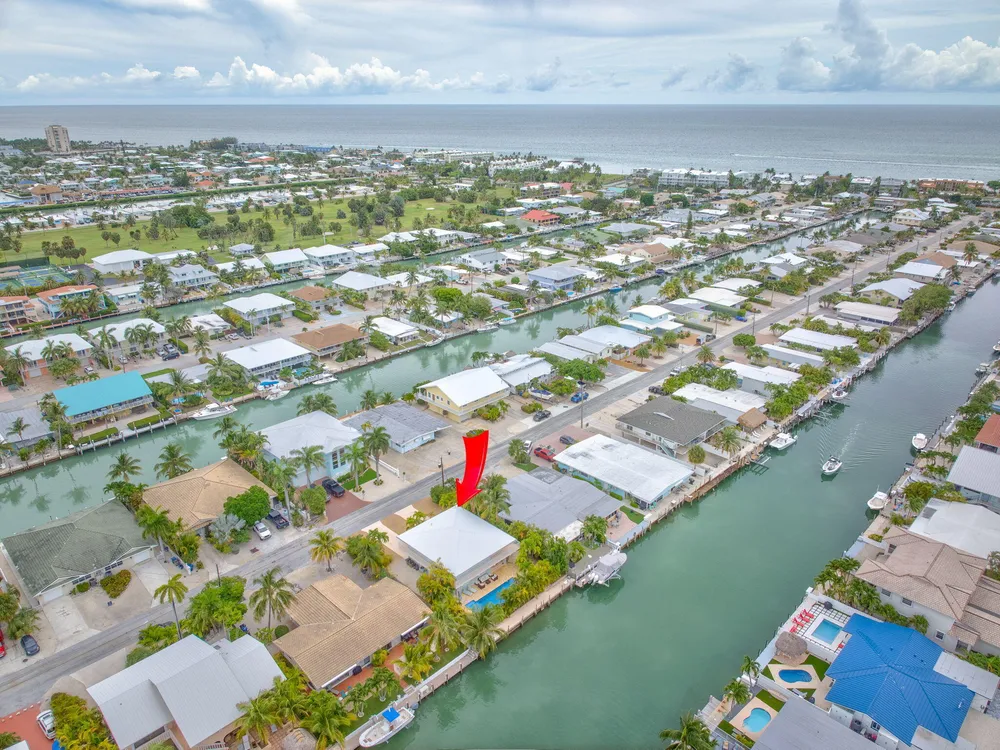581 10th St, Key Colony Beach, FL 33051