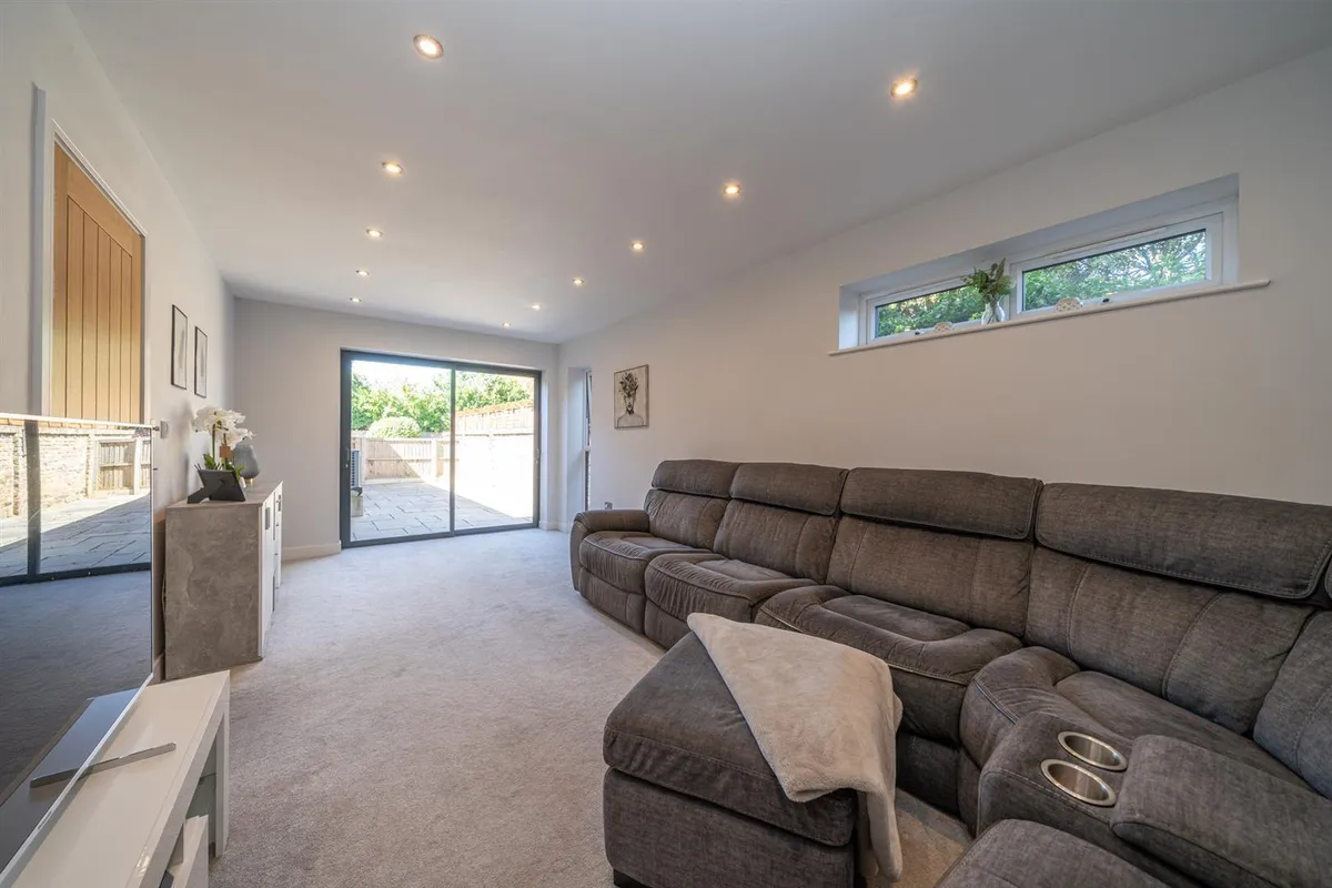 Harvey Drive, Dagnall, Hertfordshire, HP4 1FR