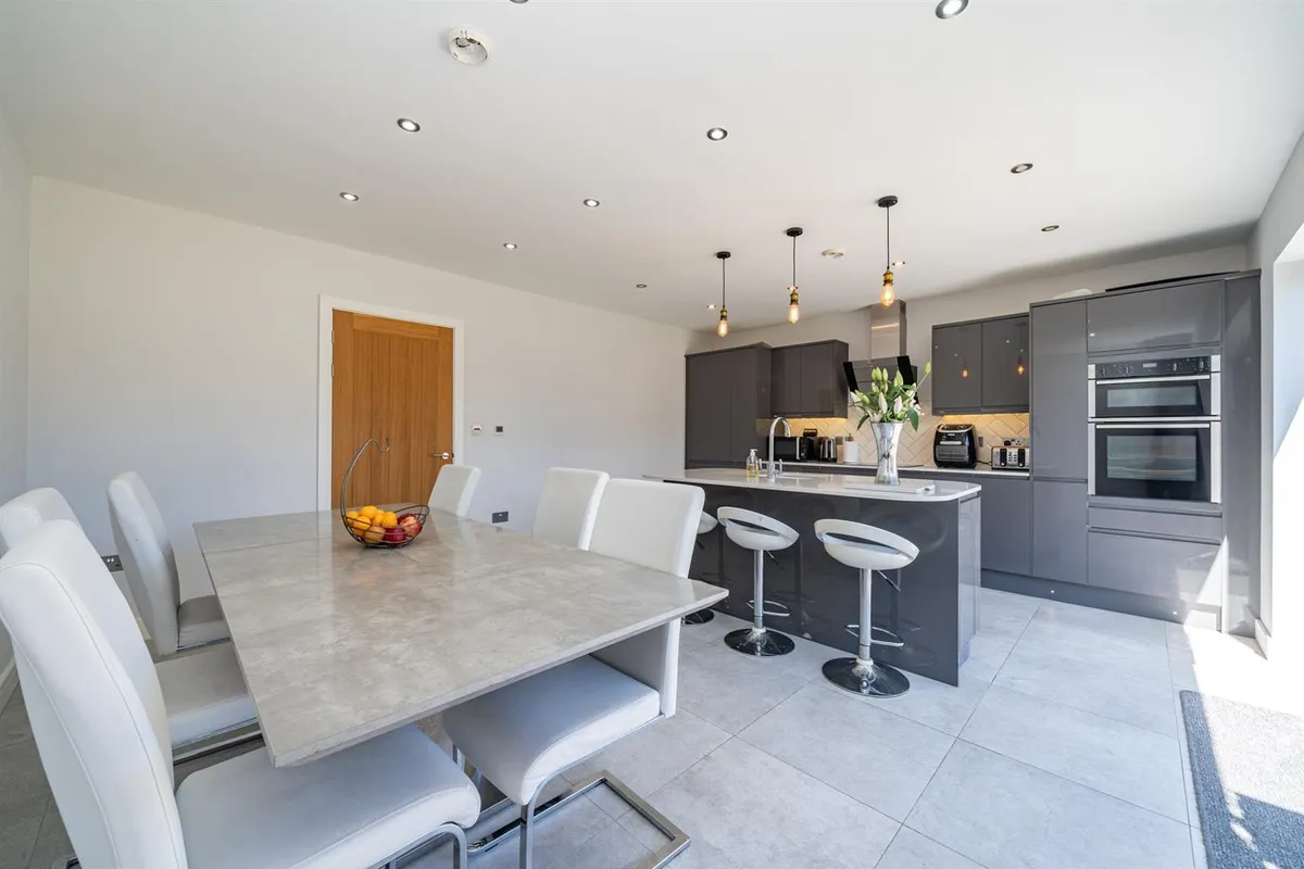 Harvey Drive, Dagnall, Hertfordshire, HP4 1FR