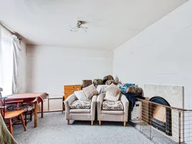 Pinnocks Place, Swindon thumb 2