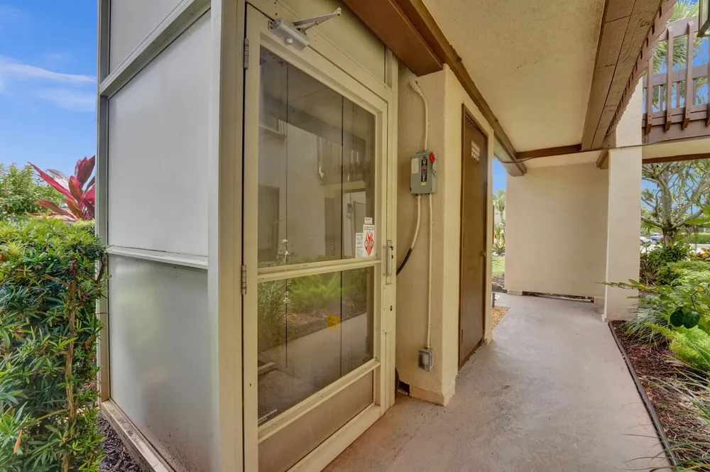 5306 Cedar Lake Dr, Boynton Beach, FL 33437