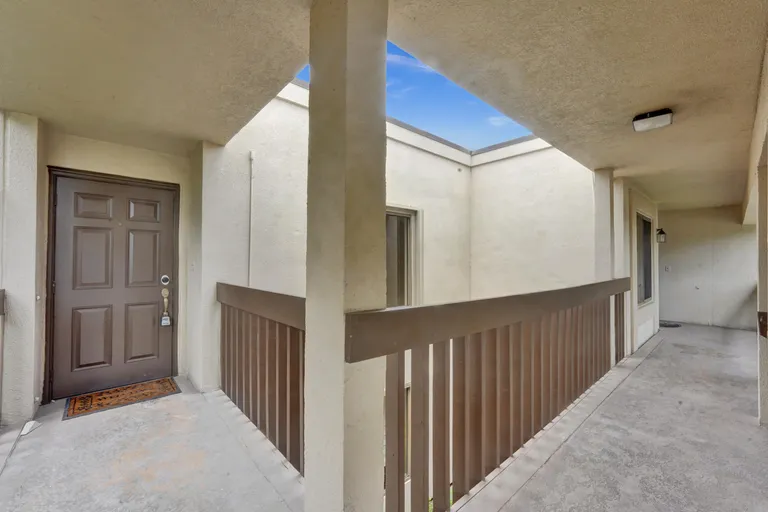 5306 Cedar Lake Dr, Boynton Beach, FL 33437