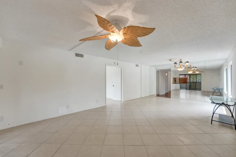 5306 Cedar Lake Dr, Boynton Beach, FL 33437