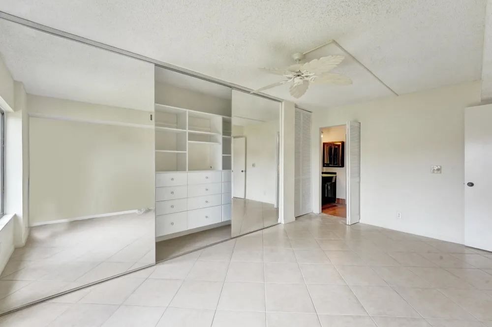 5306 Cedar Lake Dr, Boynton Beach, FL 33437