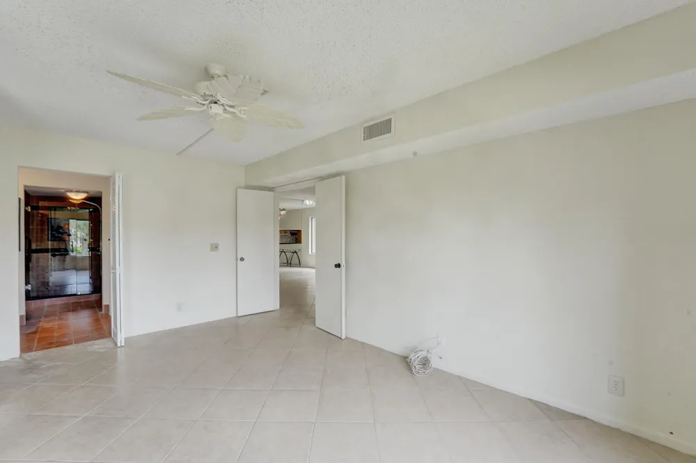 5306 Cedar Lake Dr, Boynton Beach, FL 33437