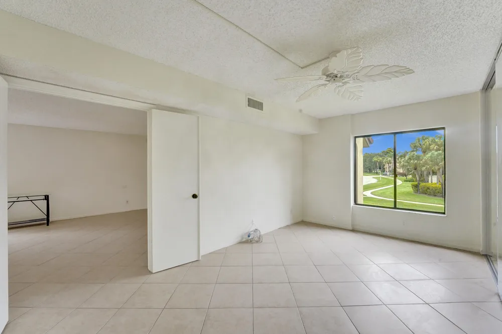 5306 Cedar Lake Dr, Boynton Beach, FL 33437