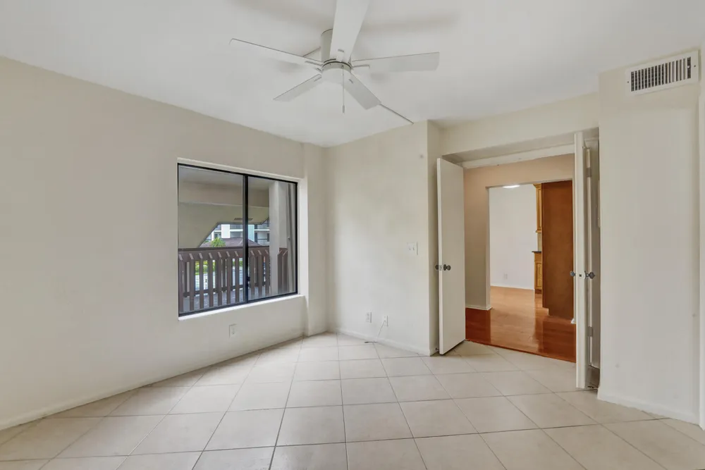 5306 Cedar Lake Dr, Boynton Beach, FL 33437