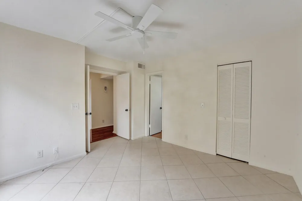 5306 Cedar Lake Dr, Boynton Beach, FL 33437