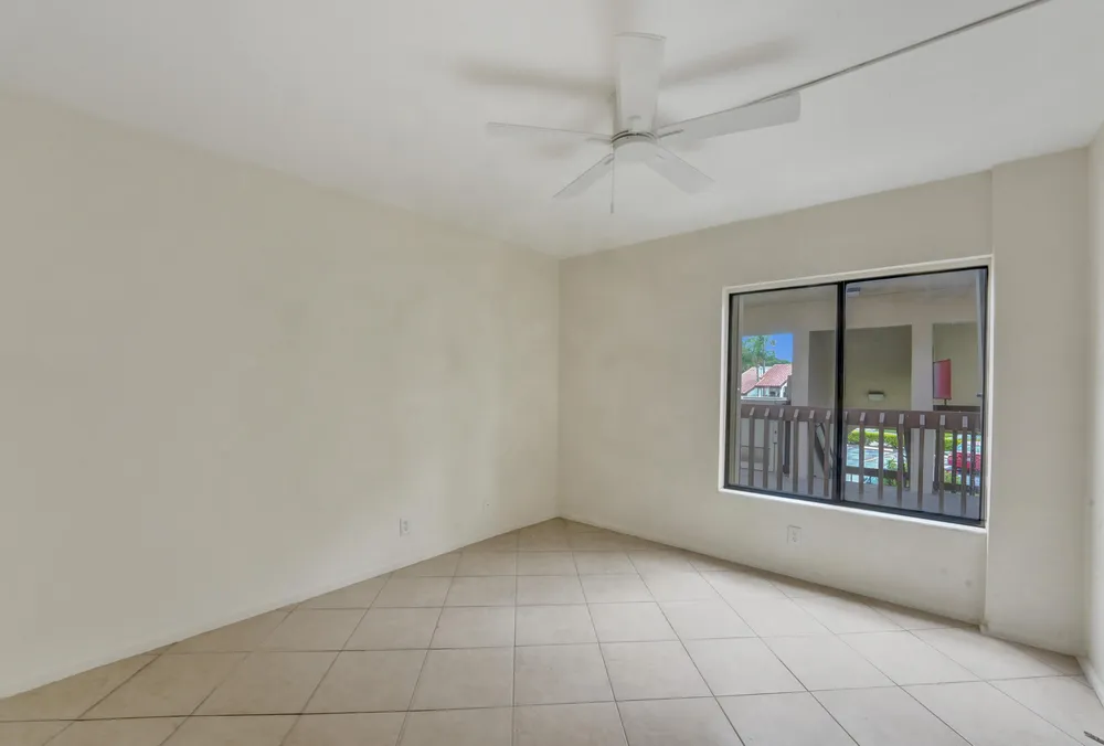 5306 Cedar Lake Dr, Boynton Beach, FL 33437