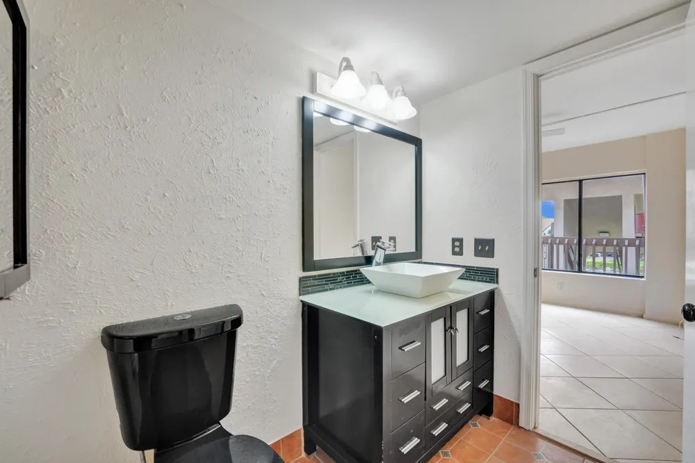 5306 Cedar Lake Dr, Boynton Beach, FL 33437