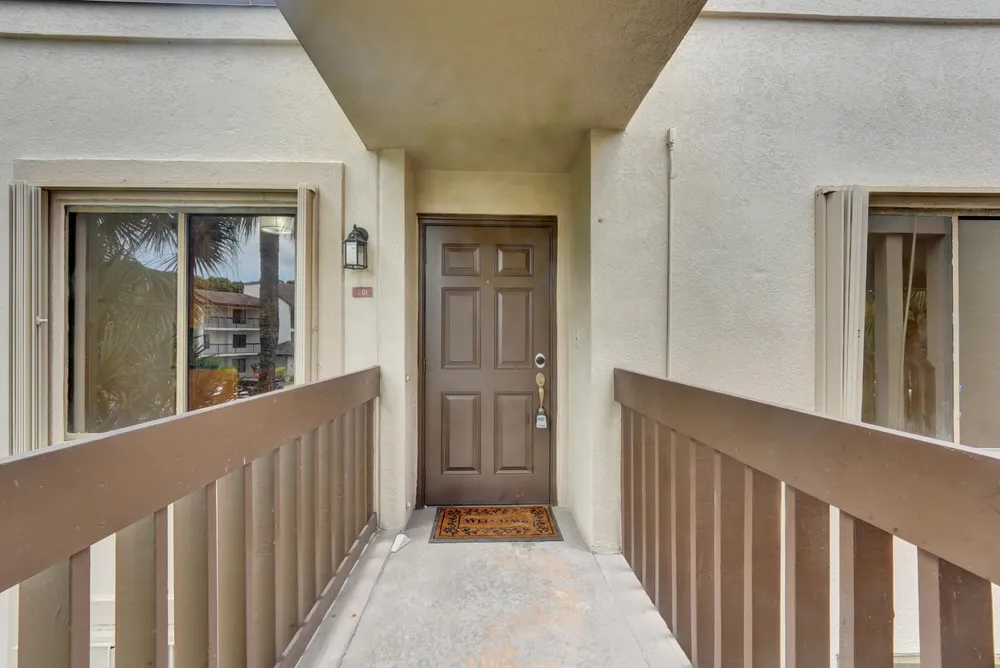 5306 Cedar Lake Dr, Boynton Beach, FL 33437