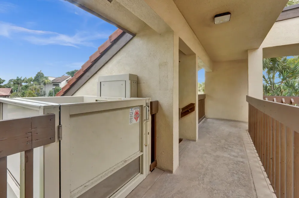 5306 Cedar Lake Dr, Boynton Beach, FL 33437