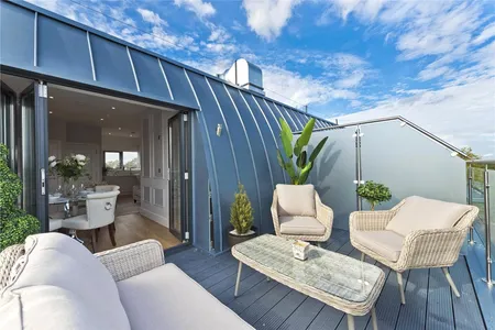 Magna West, Lavender Park, KT14