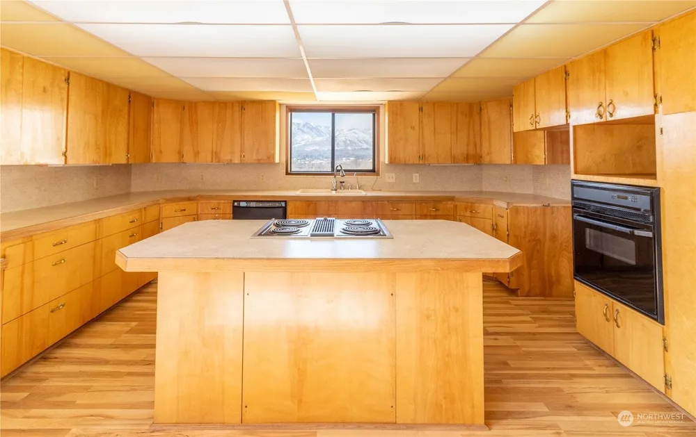 1726 N Anne Ave, East Wenatchee, WA 98802