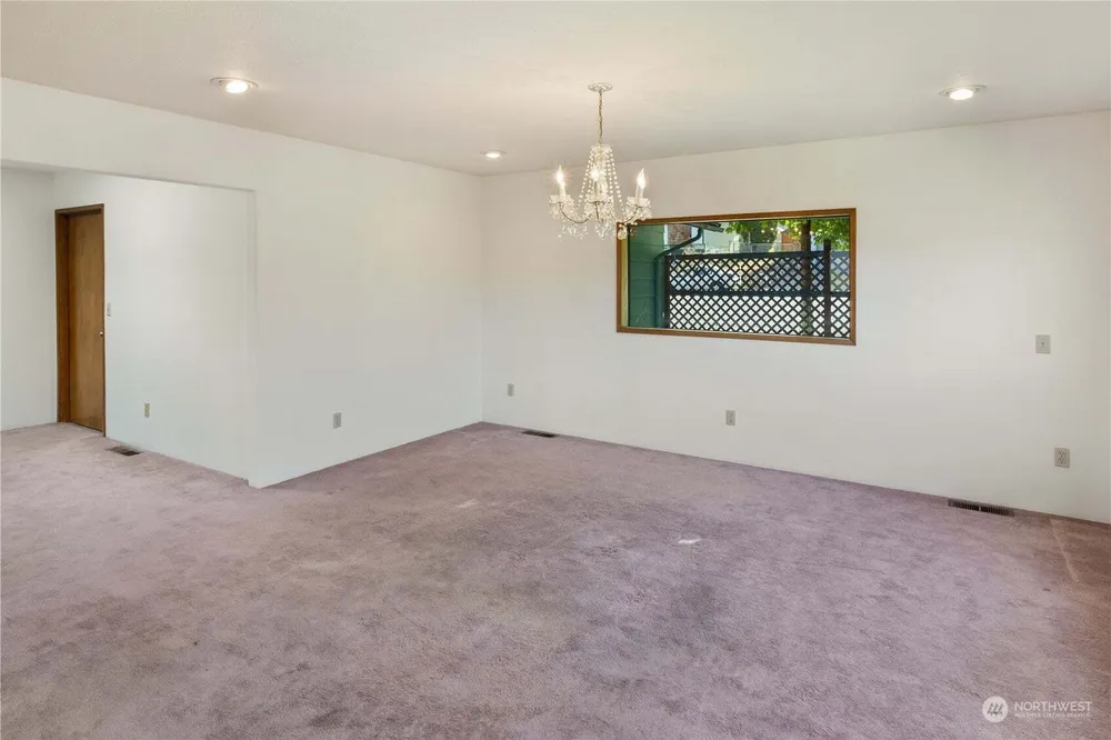1726 N Anne Ave, East Wenatchee, WA 98802
