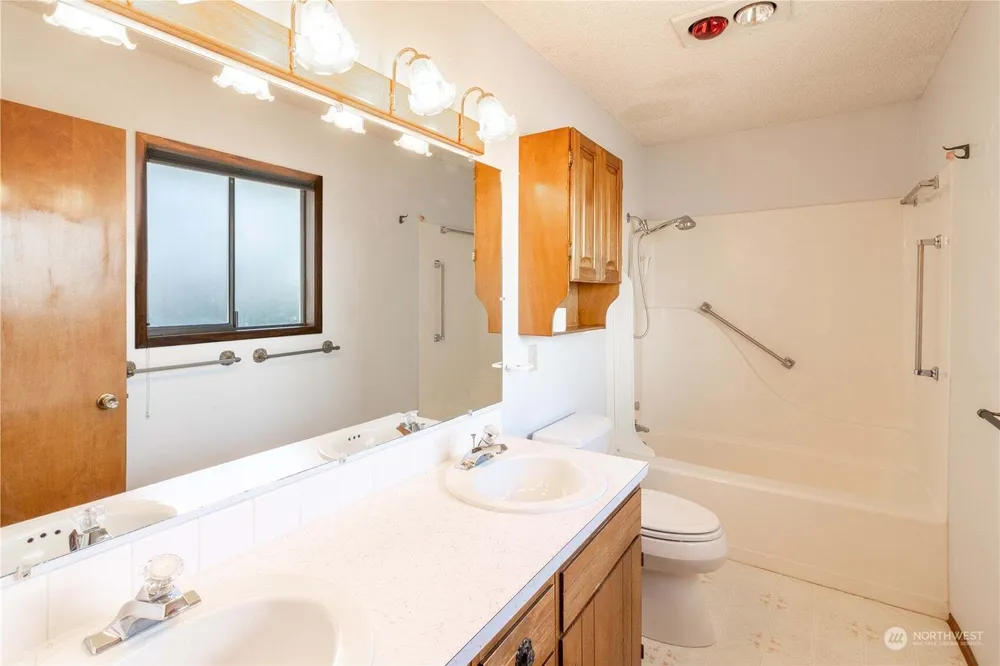 1726 N Anne Ave, East Wenatchee, WA 98802