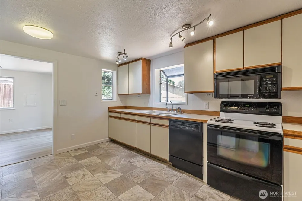 12124 SE 161st St, Renton, WA 98058