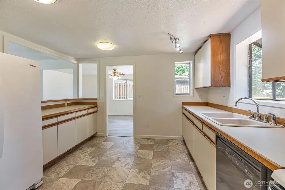 12124 SE 161st St, Renton, WA 98058