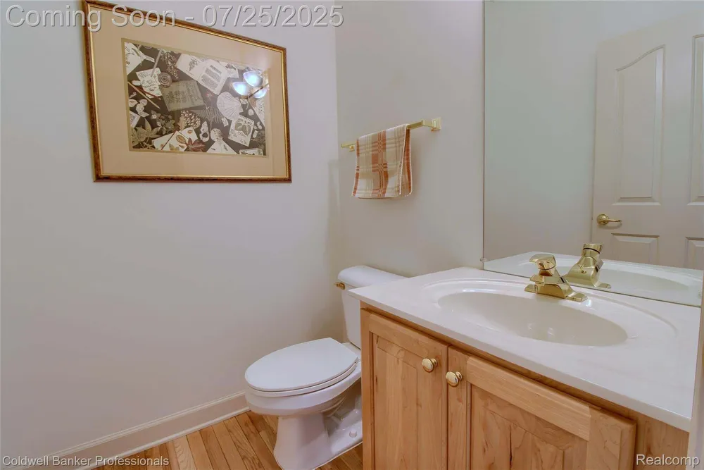 49733 Ash Ct, Plymouth, MI 48170