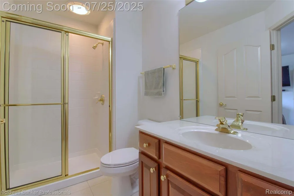 49733 Ash Ct, Plymouth, MI 48170