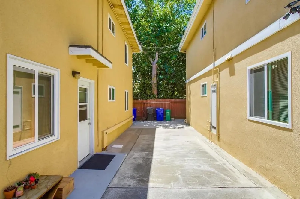 2948 Reynard Way, San Diego, CA 92103
