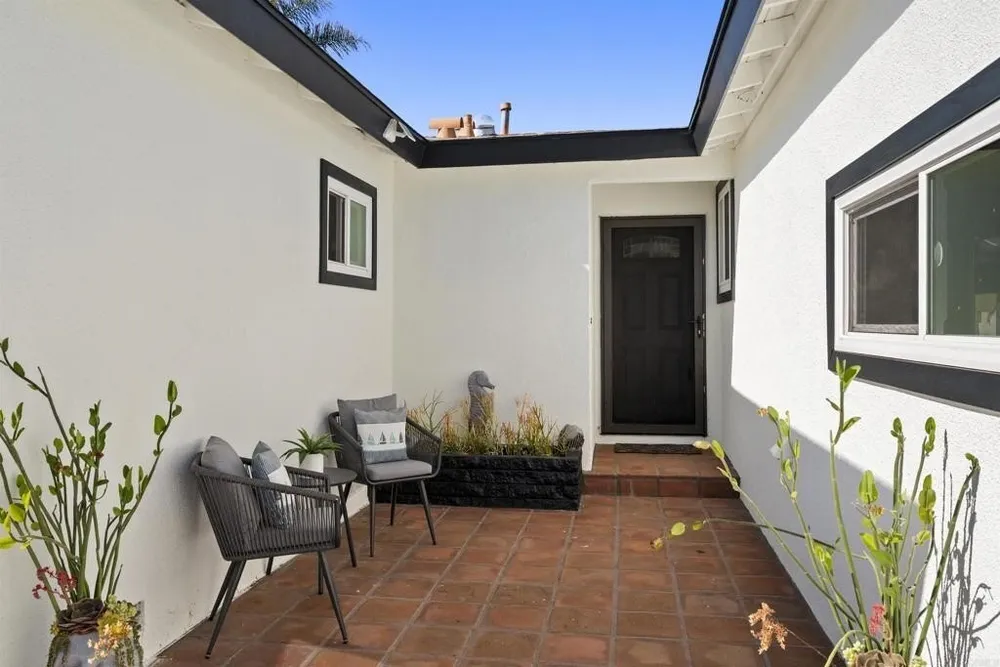 7162 Beagle St, San Diego, CA 92111
