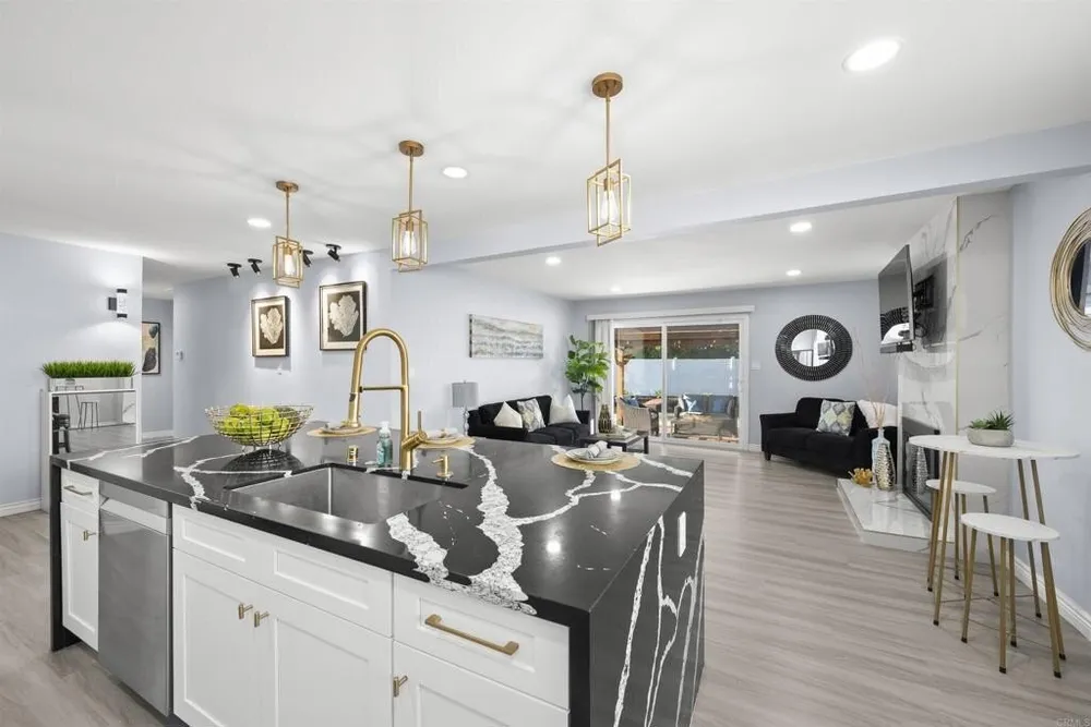 7162 Beagle St, San Diego, CA 92111