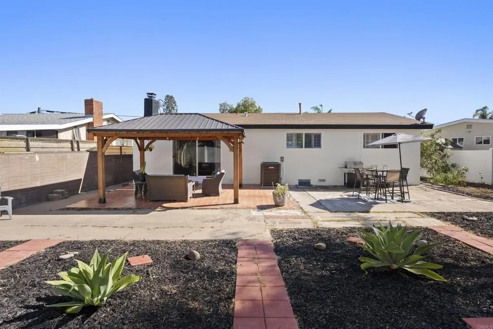 7162 Beagle St, San Diego, CA 92111