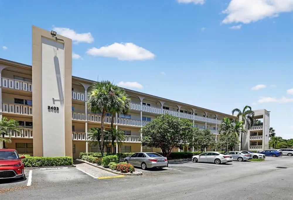 2403 Antigua Circle, Pompano Beach, FL 33066