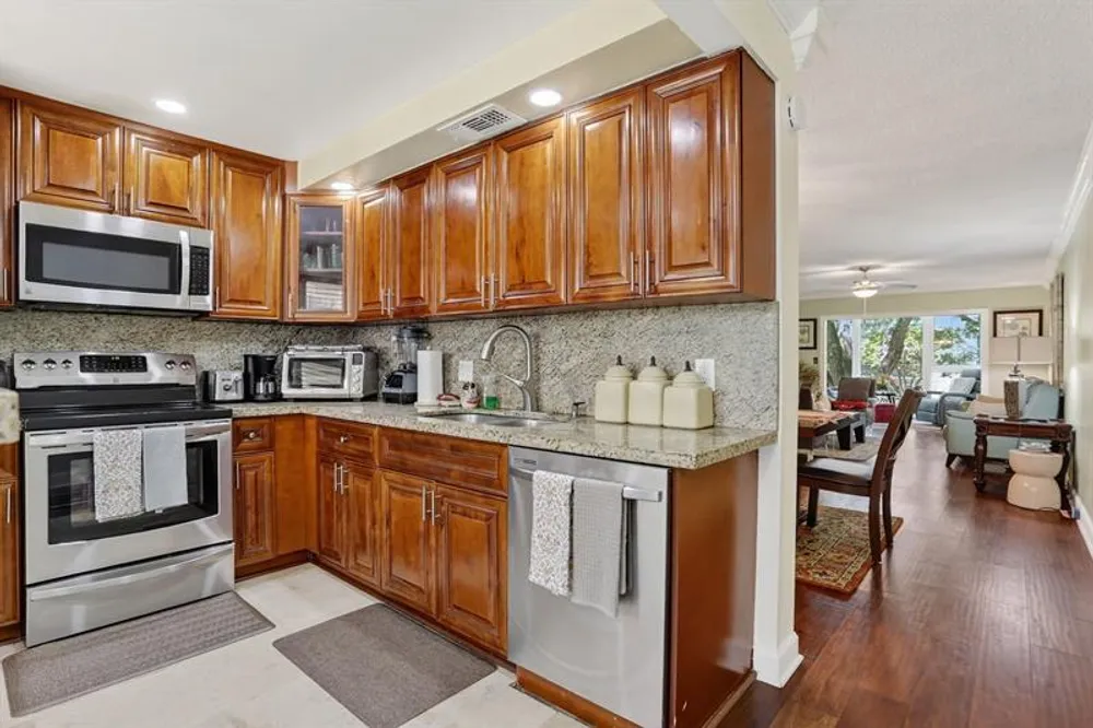2403 Antigua Circle, Pompano Beach, FL 33066