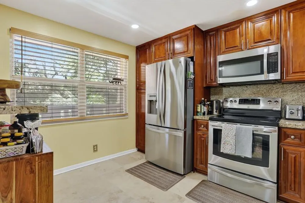 2403 Antigua Circle, Pompano Beach, FL 33066