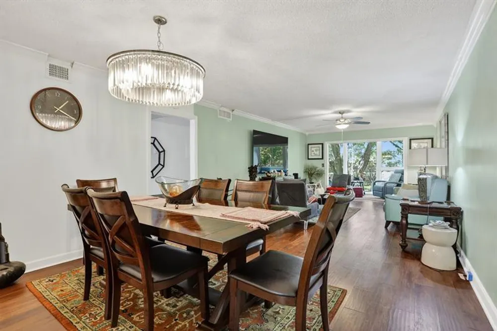 2403 Antigua Circle, Pompano Beach, FL 33066