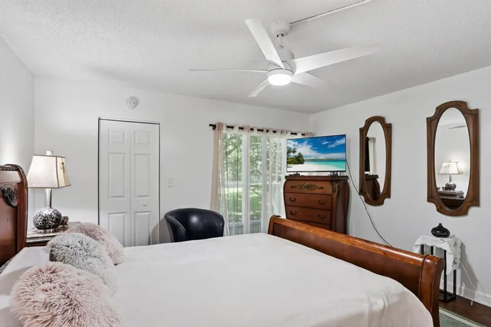 2403 Antigua Circle, Pompano Beach, FL 33066