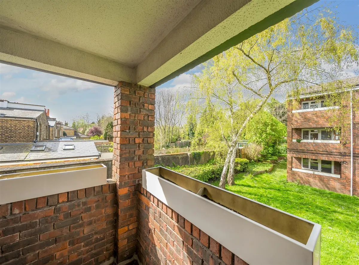 Dyne Road, London, NW6